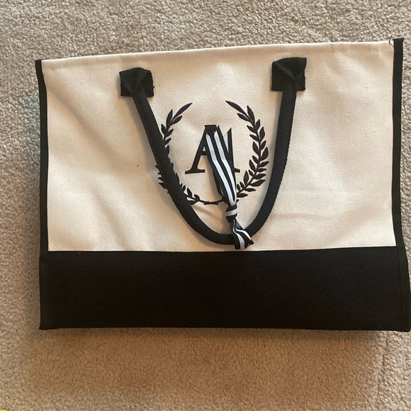 NWOT Canvas black and cream A tote bag and makeup bag - Picture 2 of 7